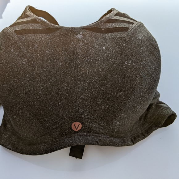 Livi Plus Size Sports Bra - Picture 9 of 10